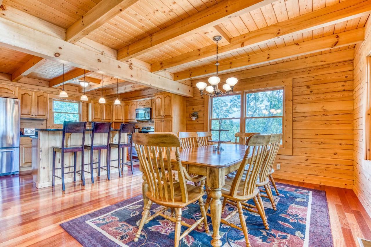 Majestic Lakefront Lodge Sevierville Ngoại thất bức ảnh