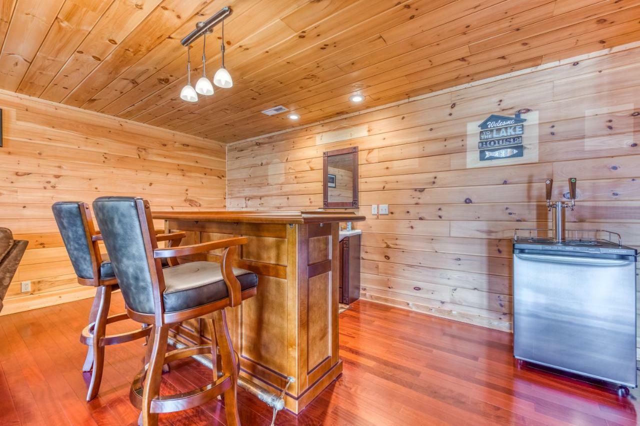 Majestic Lakefront Lodge Sevierville Ngoại thất bức ảnh